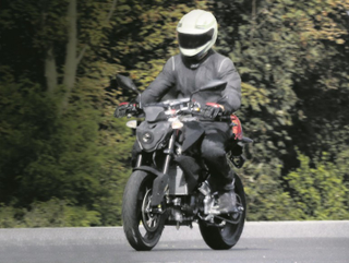 Illustration for article titled SPIED: Is BMW Testing A 300cc Entry-Level Bike?